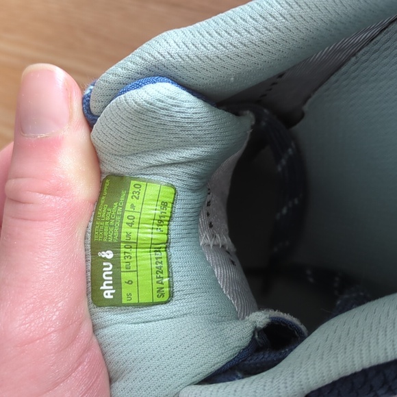 New Ahnu Sugarpine Women's Air Mesh Waterproof Hiking Boot, Size 6 - Picture 11 of 11